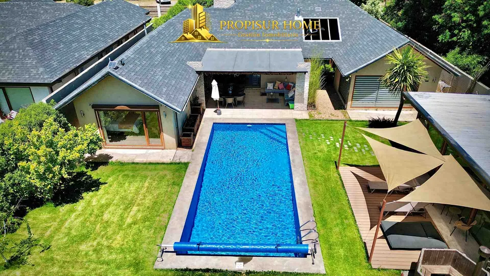 Casa exclusiva en venta en Angol con piscina, gimnasio, quincho y 410 m² construidos