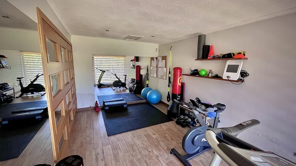 Gimnasio equipado de la casa