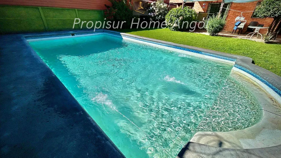 Piscina de casa en venta en Angol en Condominio Puertas de Hierro