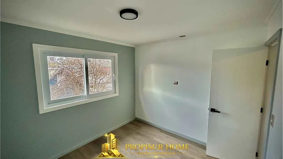 Dormitorio secundario de casa nueva en venta en Villa Las Araucarias Angol con ventana PVC termopanel