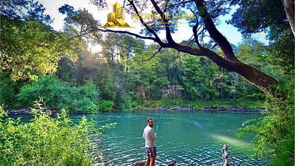 Bosque nativo y río Trancura en el complejo turístico en venta en Pucón - Propisur Home SpA.
